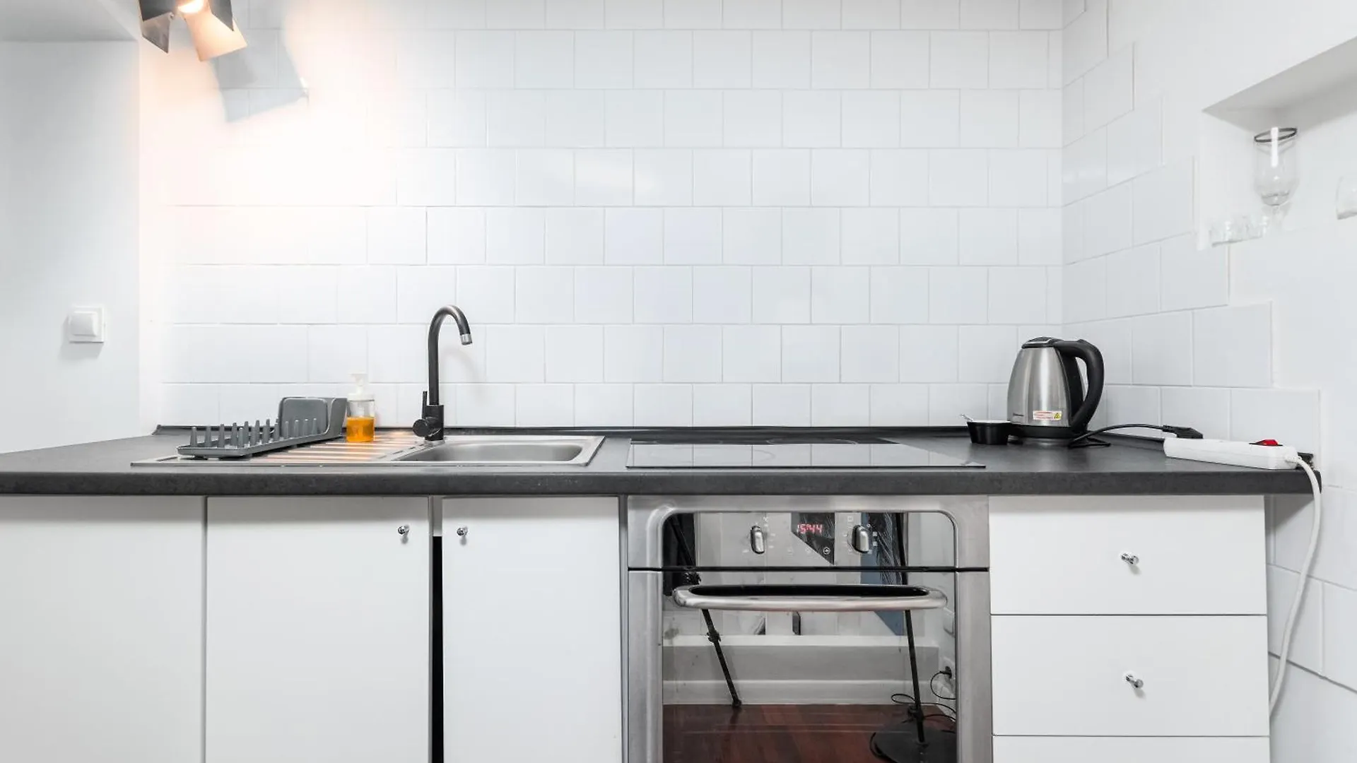 Apartment Chmielna 73C A-B By Homeprime Warsaw Poland